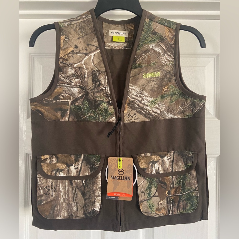 Magellan Outdoors Camouflage Vest NWT